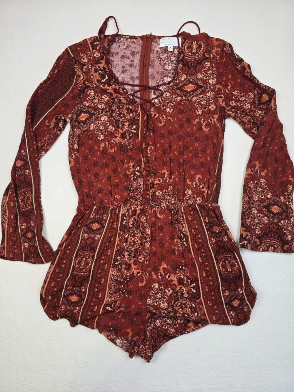 Kendall + Kylie Medium Boho Rust Red Paisley Print Long Sleeve Romper